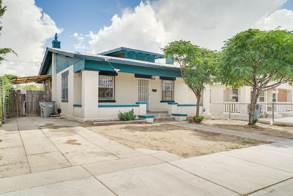 El Paso Vacation Rental: 4 Mi to Downtown!