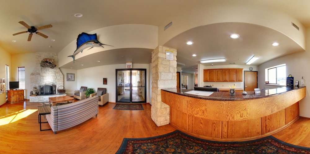 Days Inn & Suites by Wyndham Llano view 4