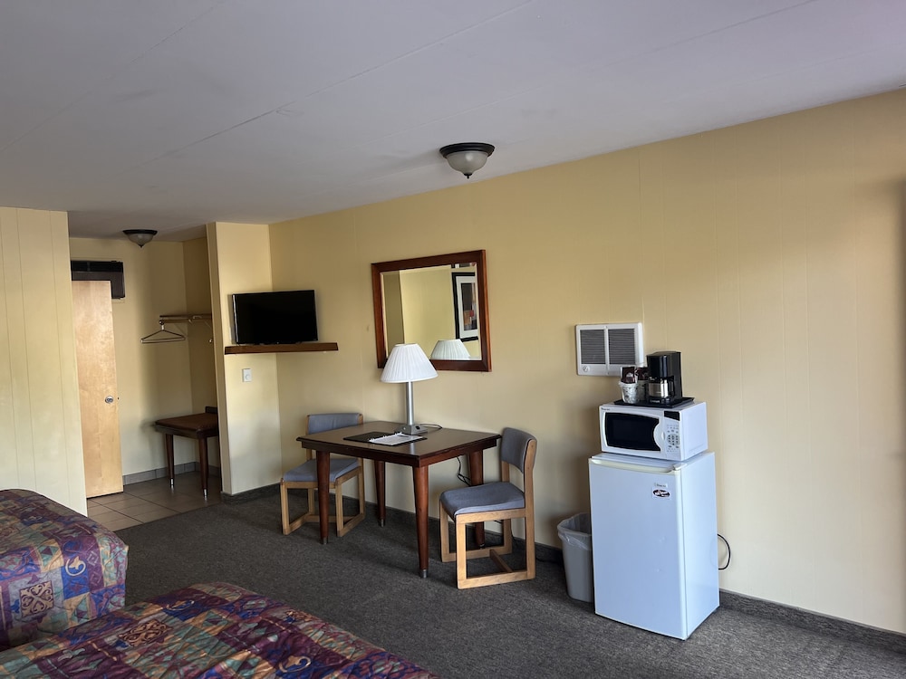 All Star Inn & Suites