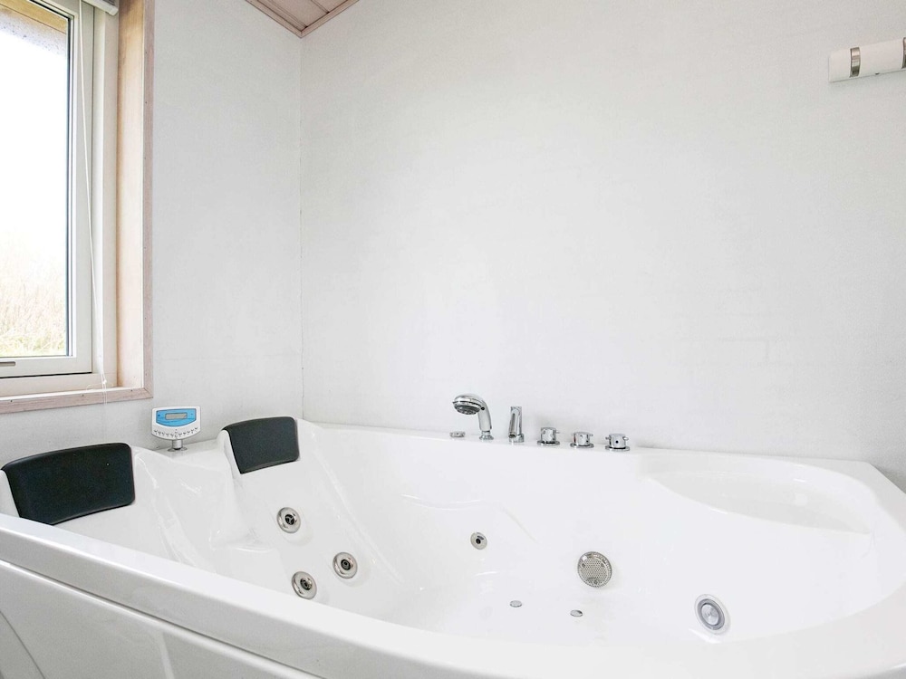6 Person Holiday Home in Lokken-by Traum