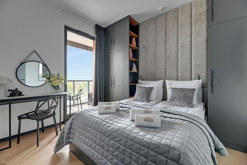 Brabank Riverside & Parking by Downtown Apartments