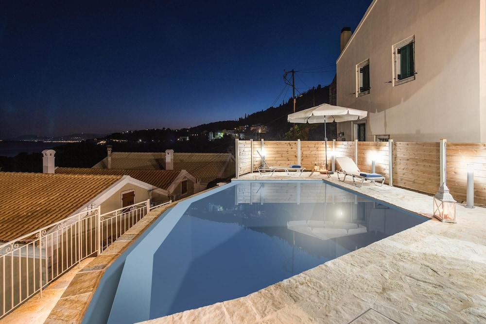 Villa Frosso Large Private Pool Walk to Beach Sea Views A C Wifi Car Not Required - 556 view 5