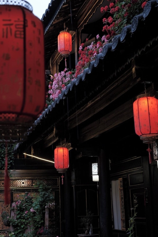 Yiyuan Snow Mountain View Historical Naxi House - Lijiang Old Town Mufu branch