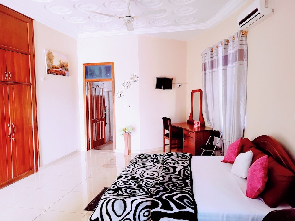 Renajoe Exclusive Centre view 2