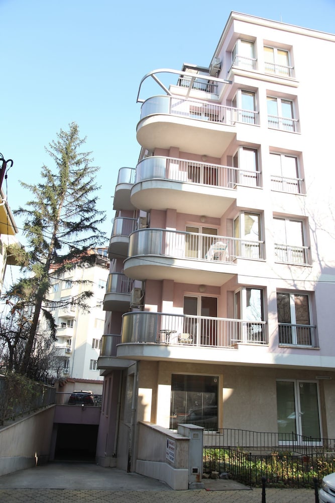 Lubata Apartments