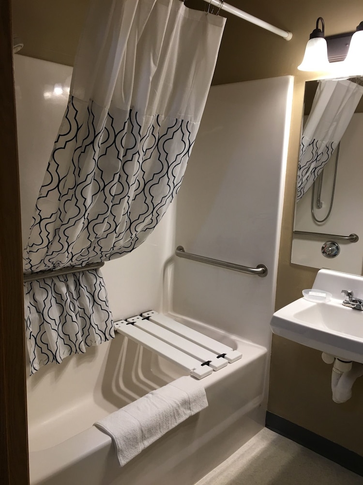 Amerivu Inn And Suites New Richmond