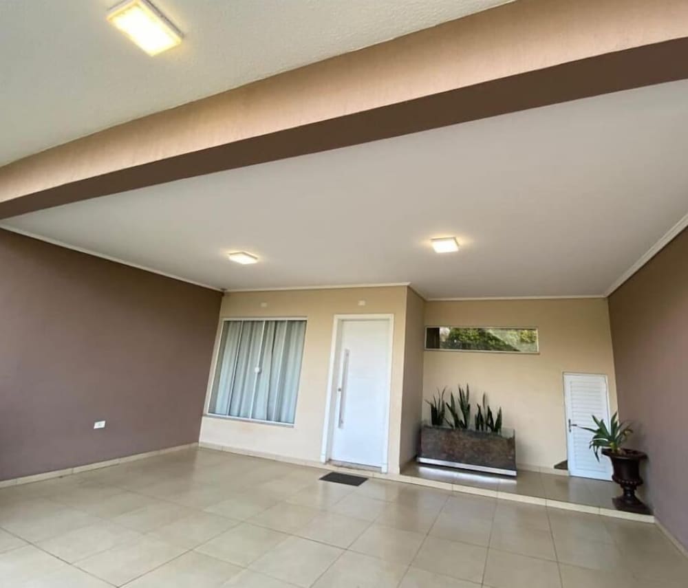 Sobrado 1 Suite 2 quartos AC 1km Shop JL