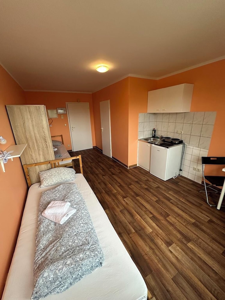 2-Rent Group Hostel Apartments HAN53