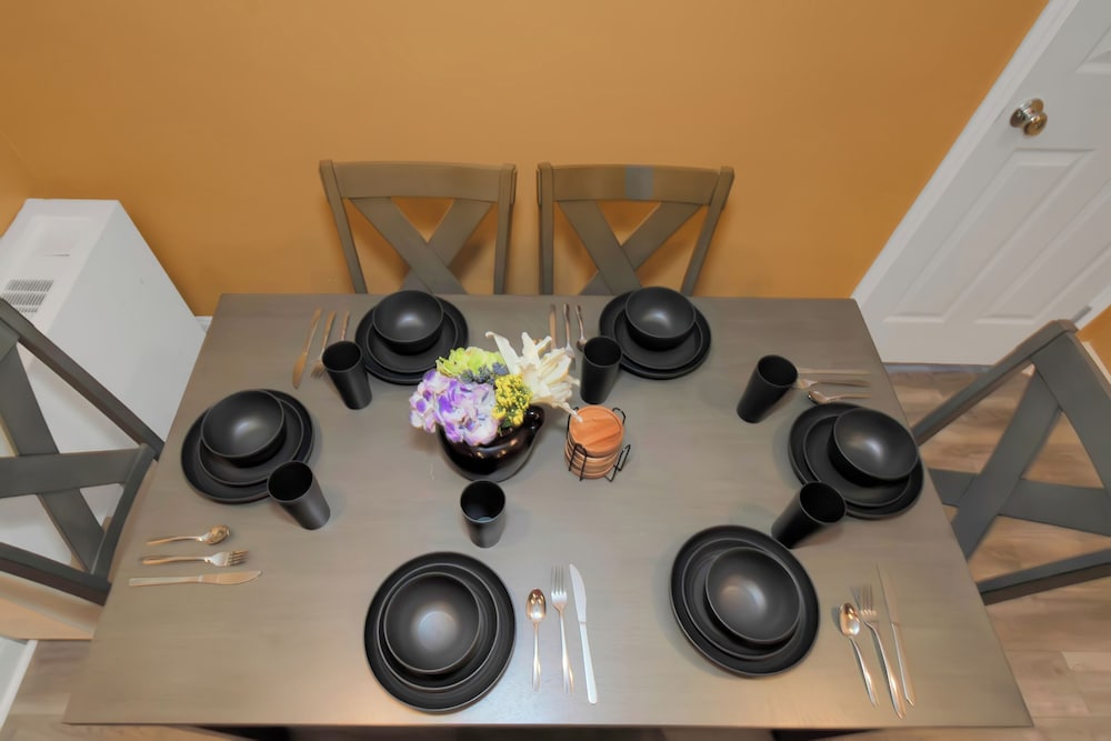 Spacious 3BR Condo in DTWN