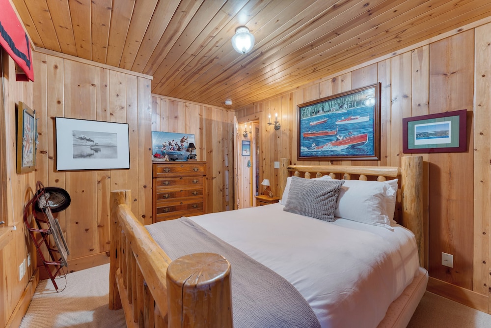 Homewood Lakefront by Avantstay Private Beach & Lake Access + Views! view 2