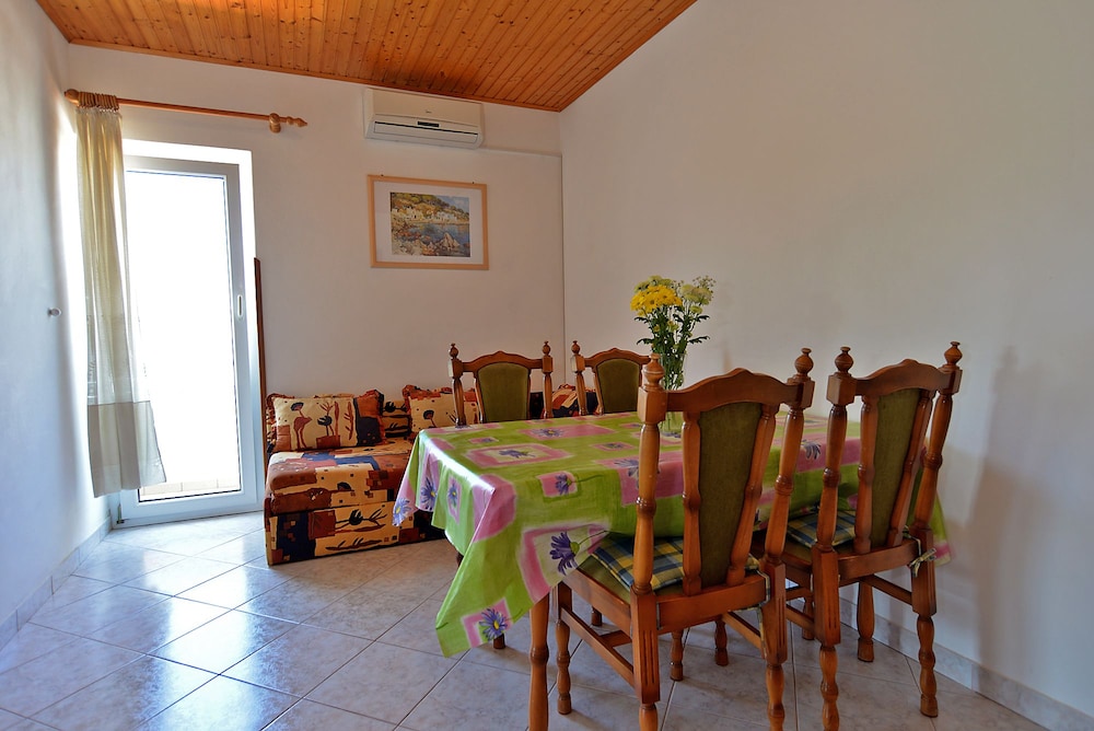 Apartments Emil 596