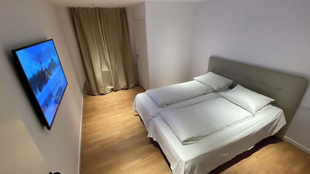Maison Nord 6 min from Airport & Sleep 6