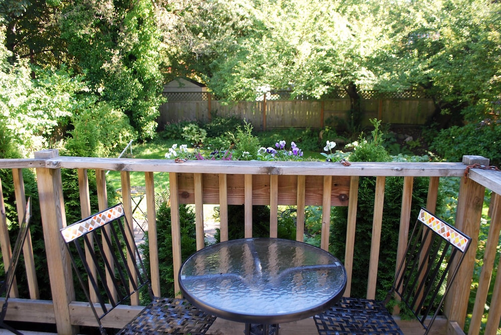 Ocean Island Garden Suites
