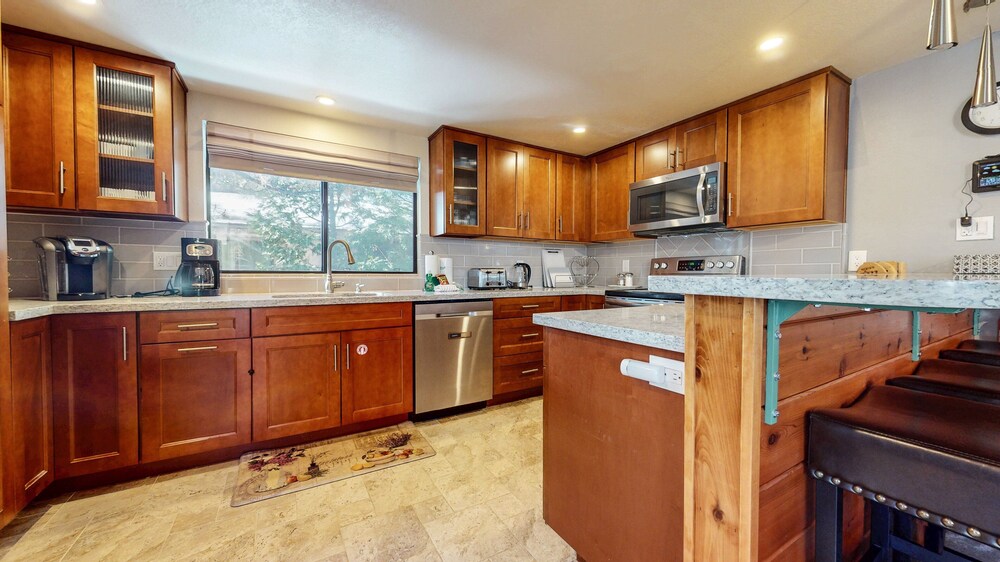 Mammoth Sierra Townhomes #38 3 Bedroom Condo