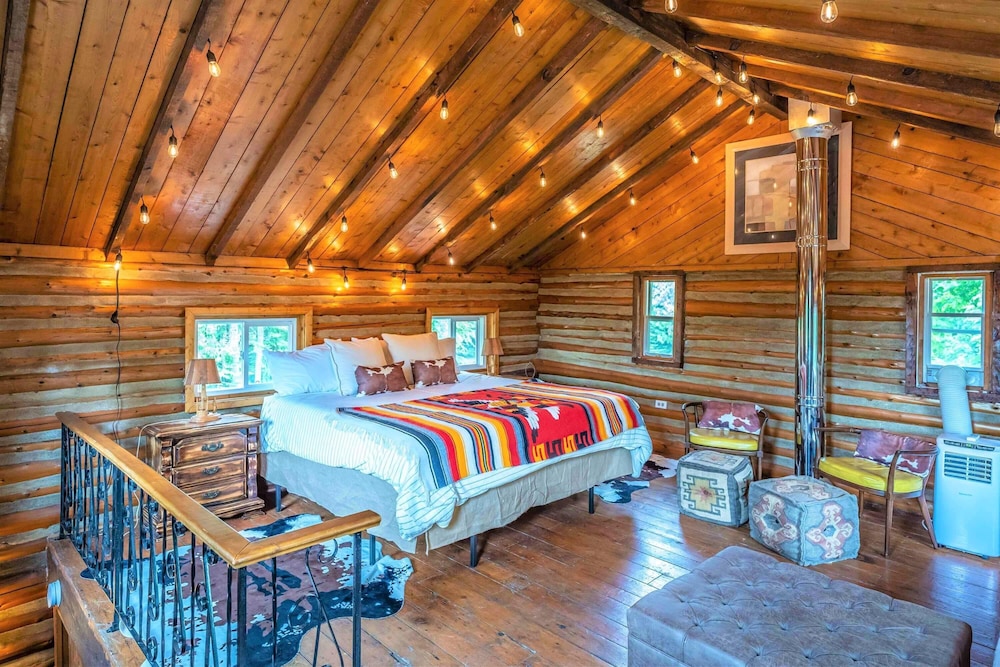 Nature Lovers Retreat log Home - L il Ranch