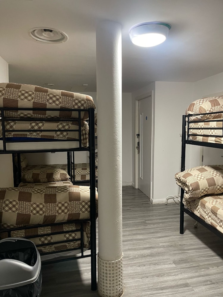 Rahman Hostel - Manchester