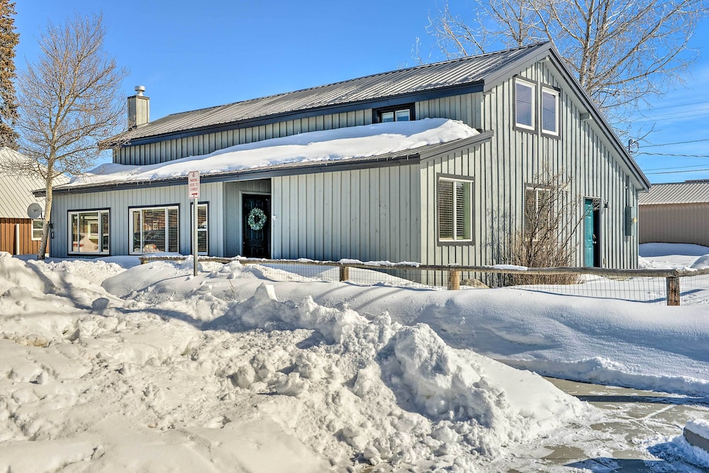 Centrally Located Pinedale Vacation Rental! view 5
