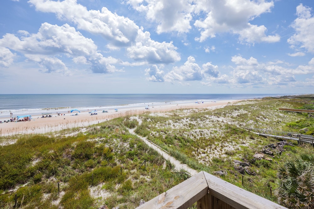 Surfside Six F, photo 9