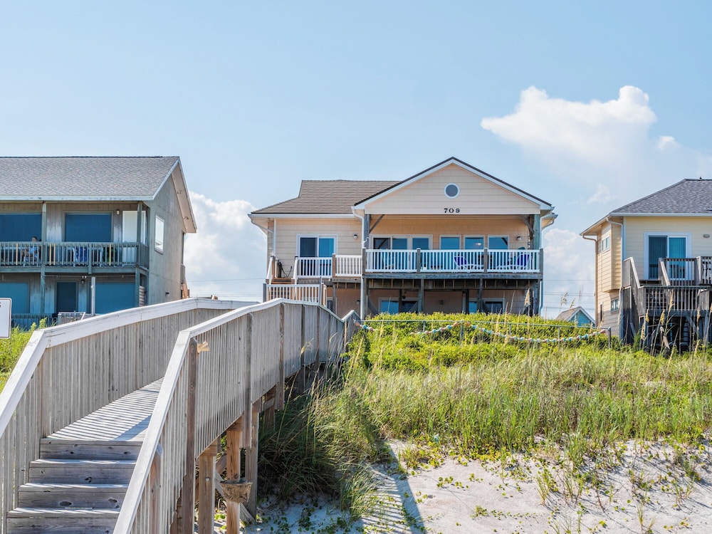 Sunshiny Daze by Topsail Realty