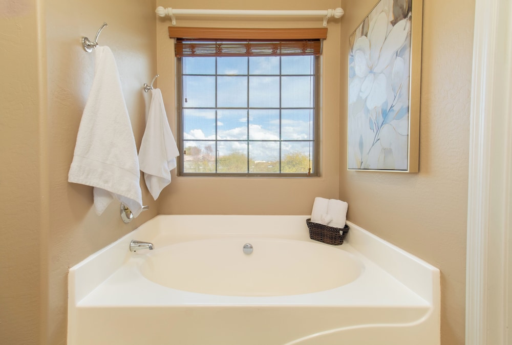 Casa Alessia 4BR Home & Heated Pool