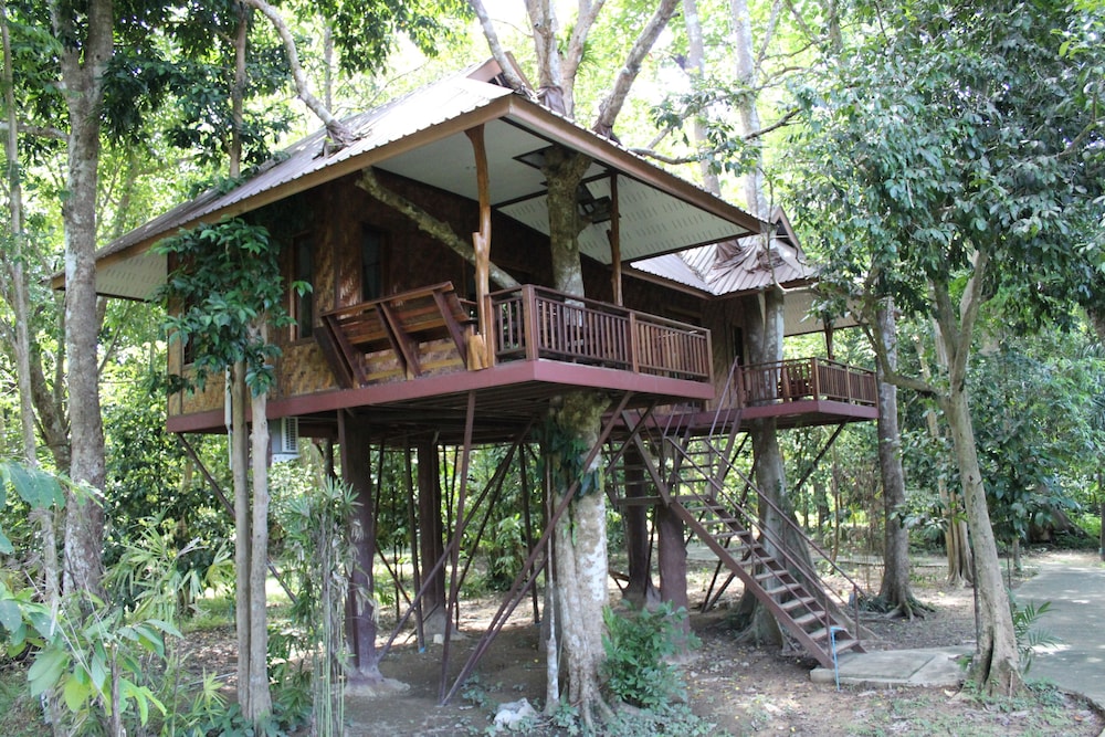 Baan Khao Sok Resort