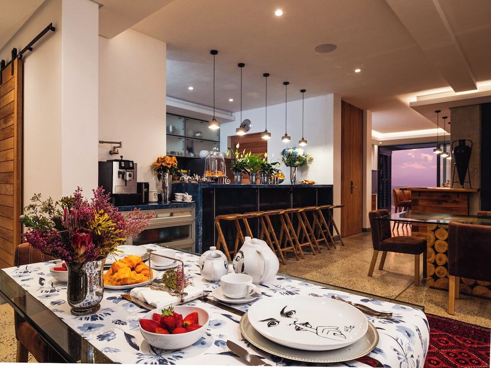 Boutique Ocean Views incorporating Wend