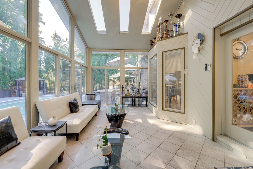 Indoor & Outdoor Entertainment! Luxe Michigan Home