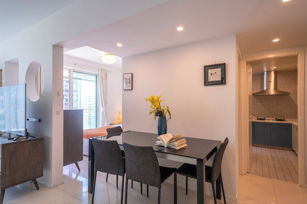 Tyms Xujiahui Stylish 1BR APT
