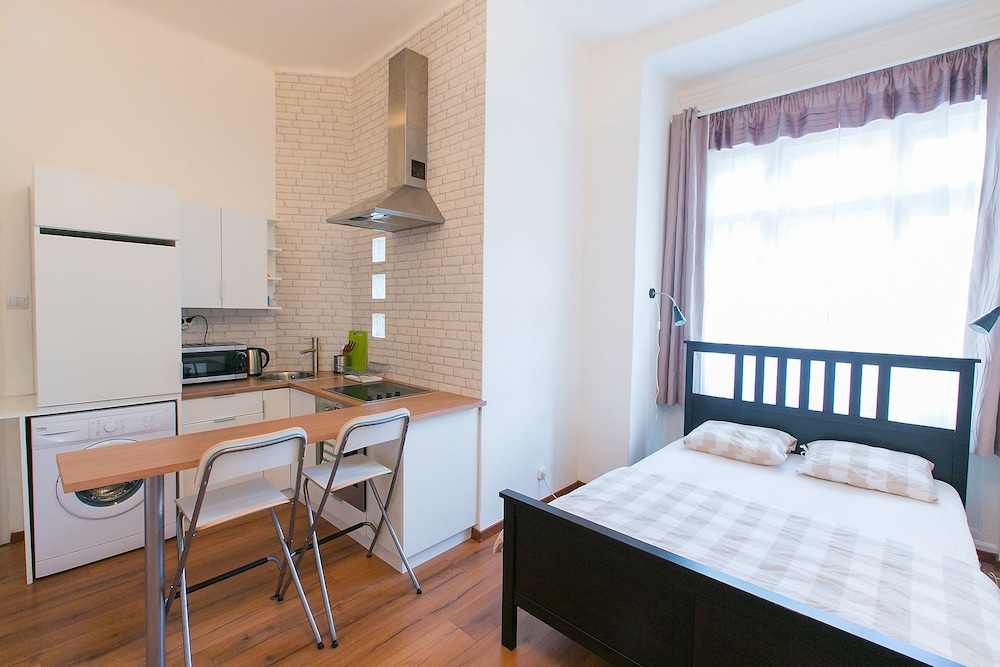 Friends Hostel and Apartments Budapest view 5