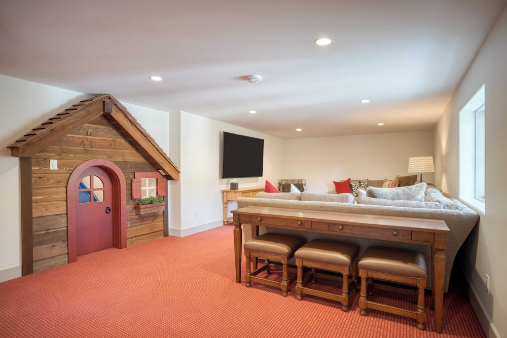 Luxury Mountain Estate w/ Indoor Pool, Gym & Hot Tub Near Keystone | Sleeps 19