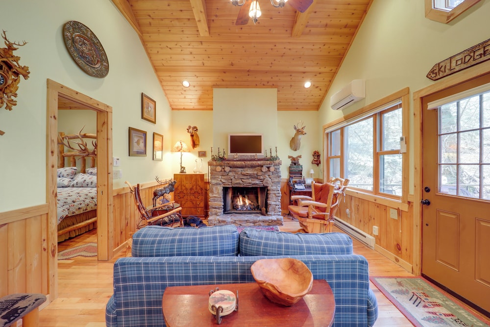 2 Mi to Beech Mtn Slopes! Cozy Couples Retreat