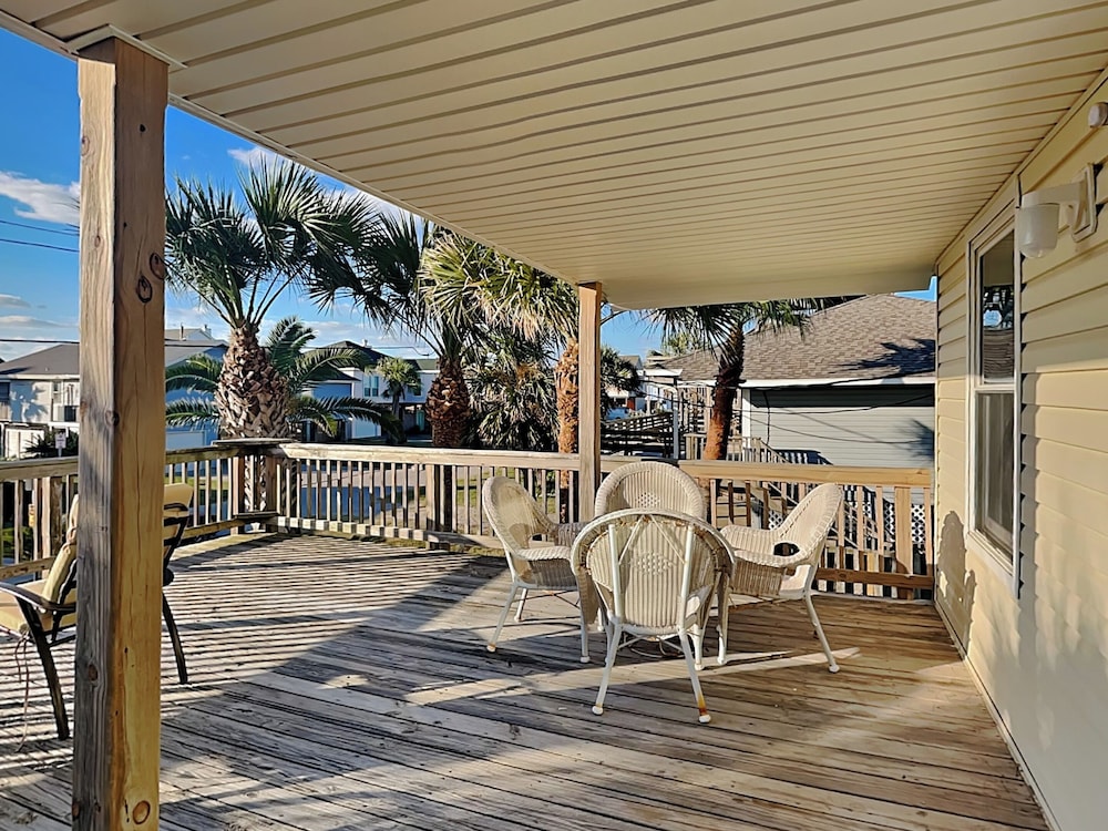 Beach Oasis by Ryson Vacation Rentals