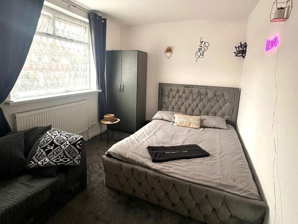 Bradford Vacations - The Hideaway Home BD5 - 2 Bed Lovely Modern House - Property Image 5