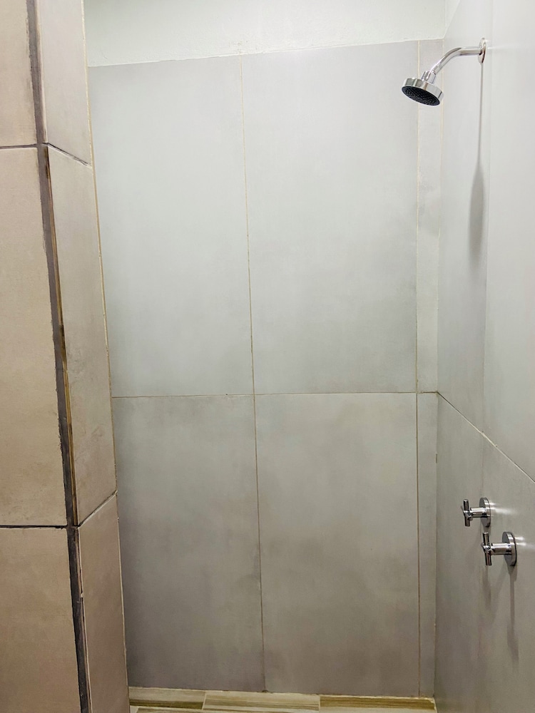 Lizard King Hotel & Suites