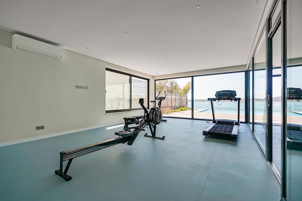 Apartment by Ideal Homes Overlooking Arade River Pool Gym view 2