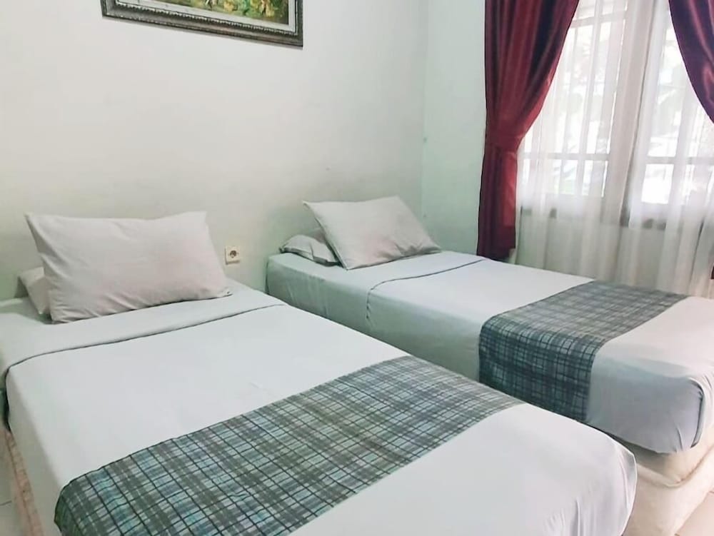 Aries Biru Hotel & Villa