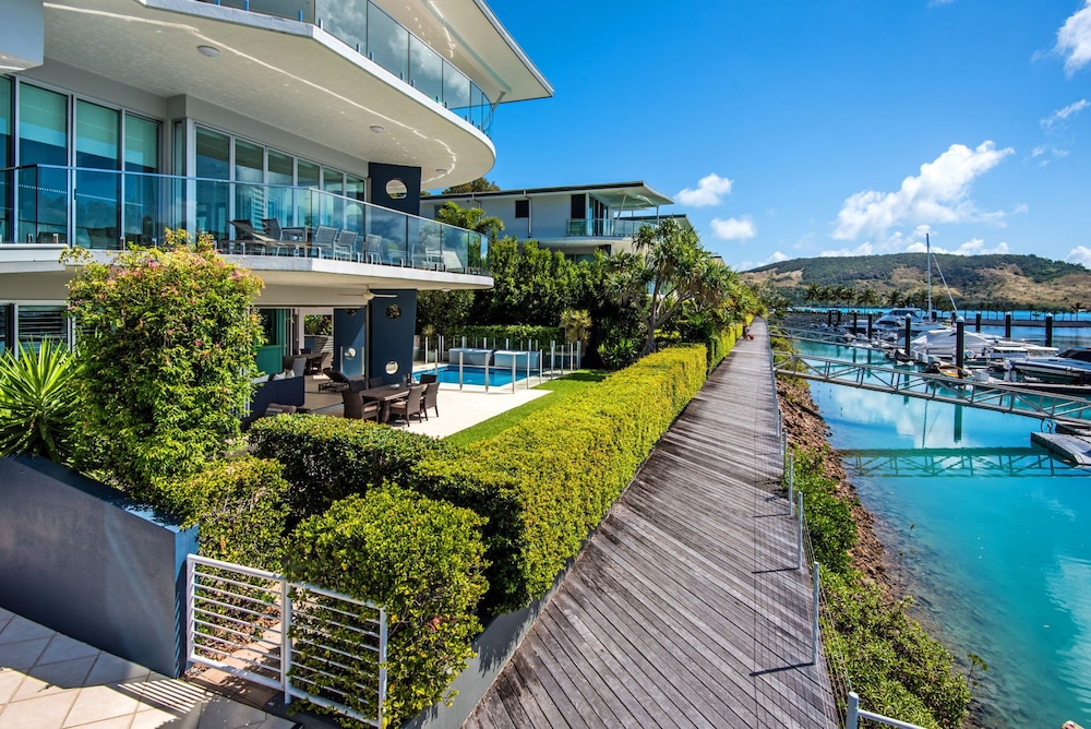 Pavillions 2 Luxury 4 Bedroom 3 Bathroom With In-ground Pool And Golf Buggy