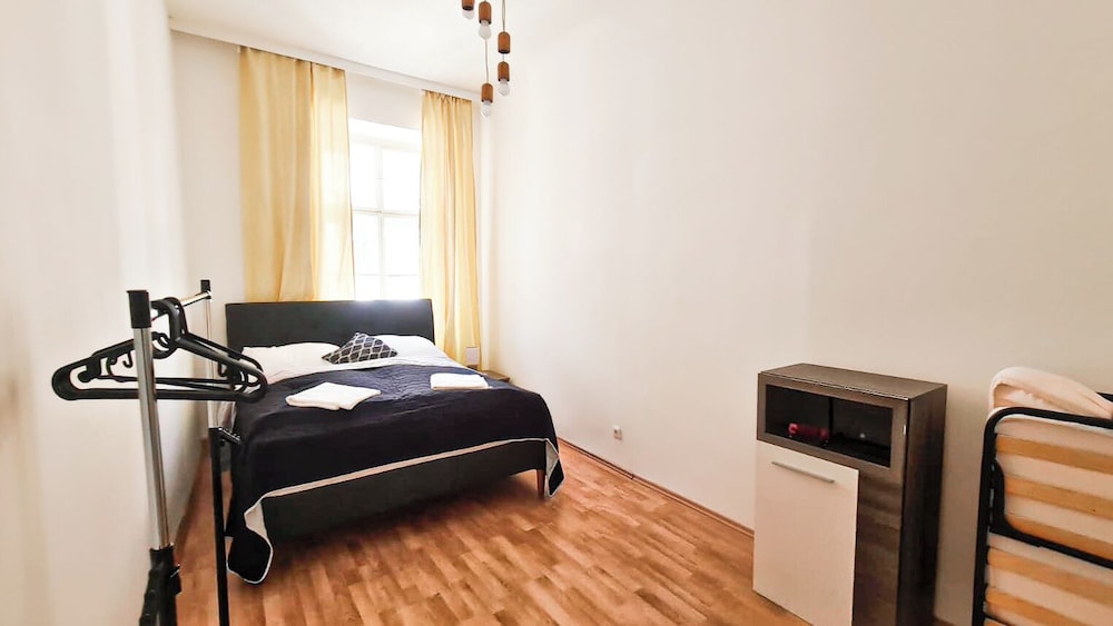 Modern 3BR Apartment Close to Belvedere