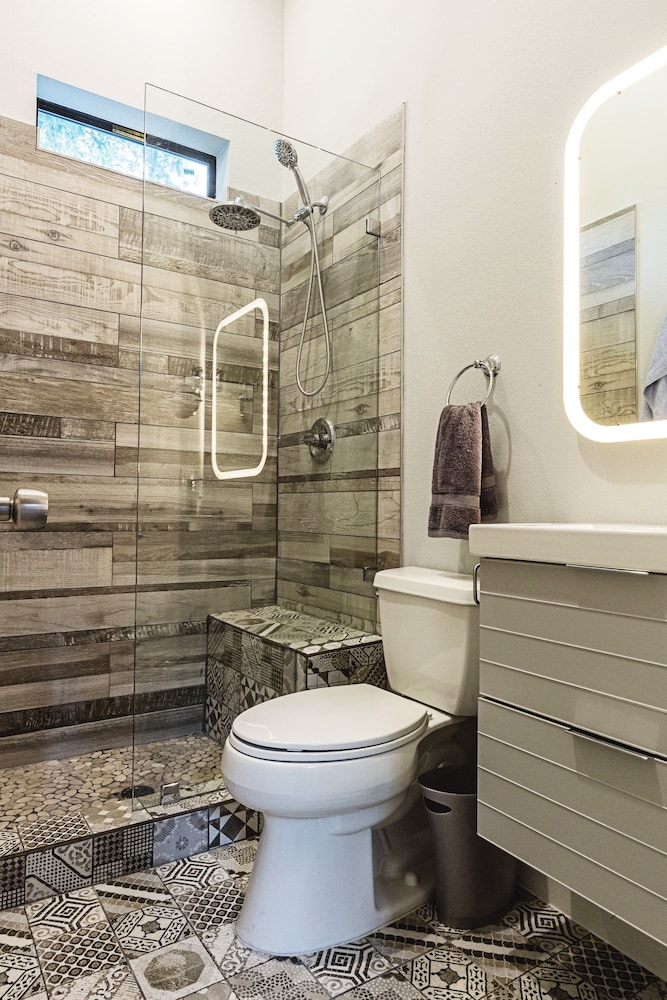 Montrose Guesthouse Suites