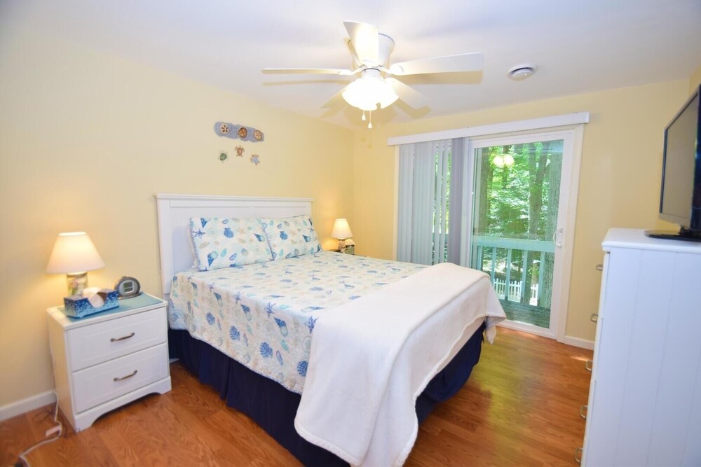 Ocean Pines-moonraker Road 54 3 Bedroom Home by RedAwning view 4
