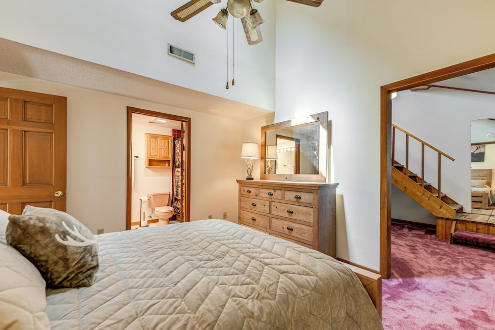 Ski, Hike & Fish: Mtn-view Maggie Valley Retreat