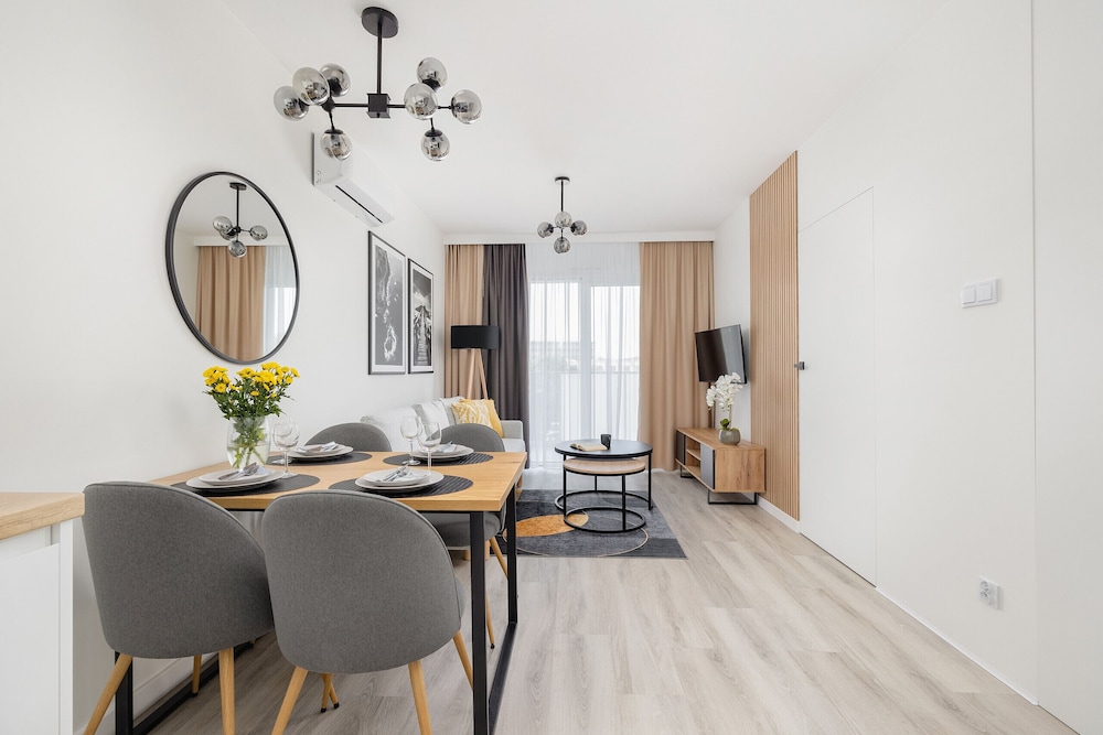 Apartment With Parking & A/C by Renters