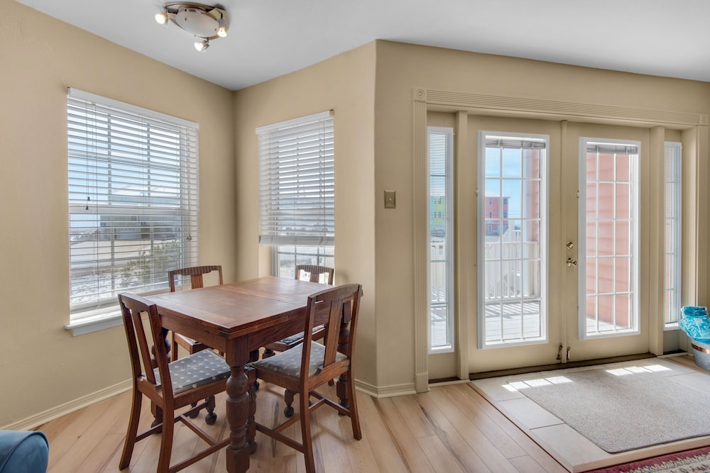 Pelican Point 2 Bedroom Townhouse by RedAwning