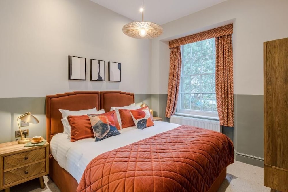 Your Apartment - Redland Place view 2
