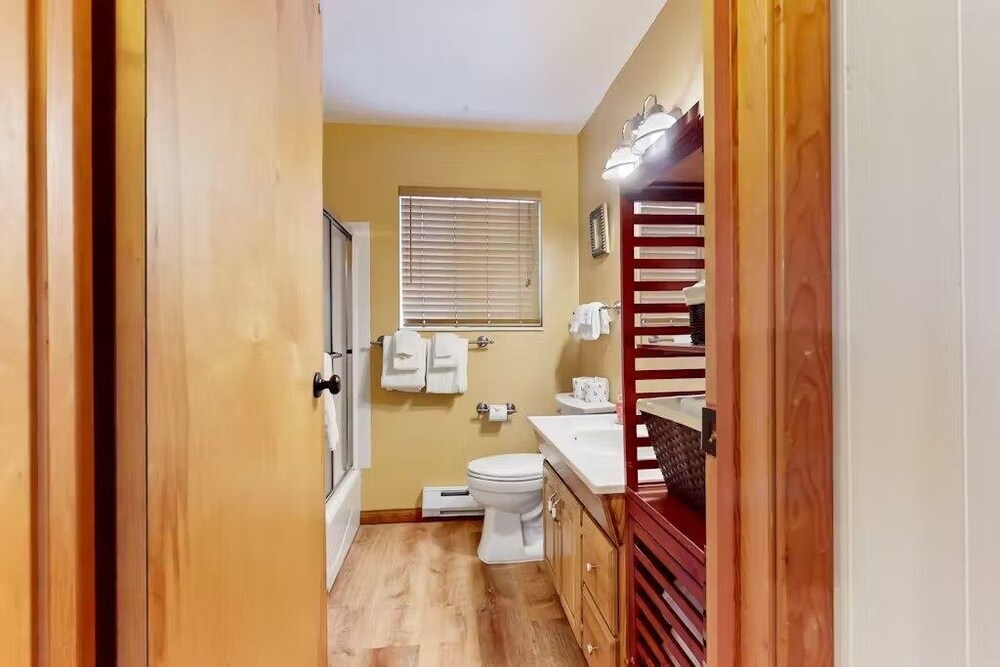 2538 Talbot 3 Bedroom Cabin