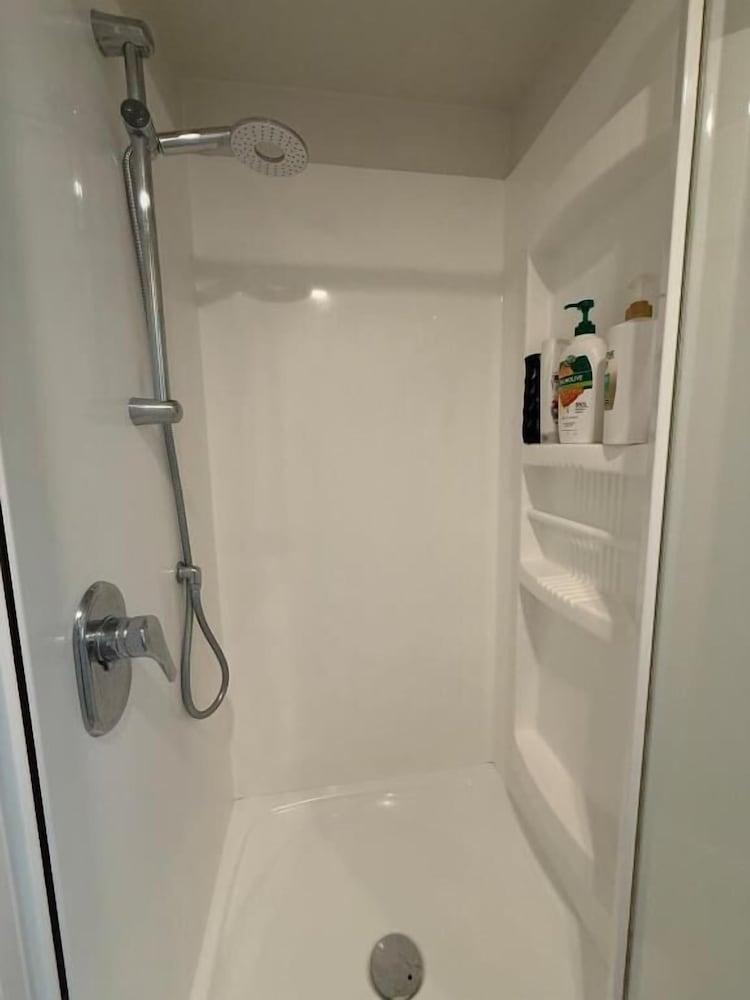 free parking 2Bed family home in AKL CBD