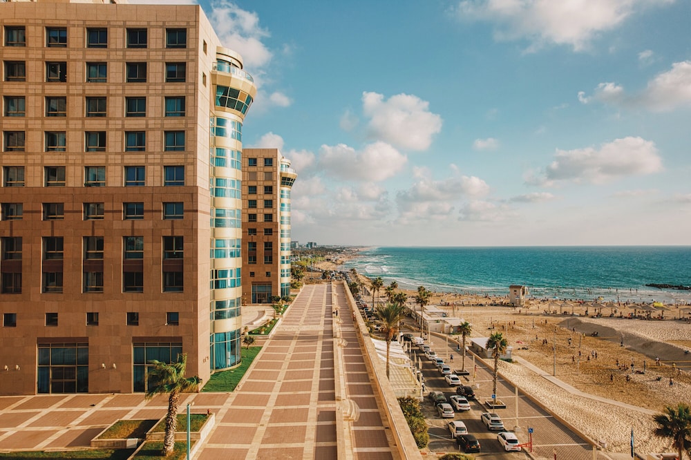HaCarmel Beach Penthouse by Sea N Rent