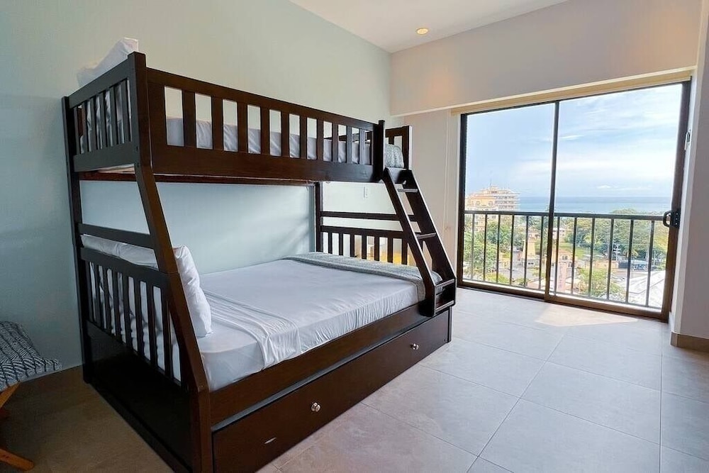 Elegant Oceanview Penthouse - Steps from Jaco Beach & Nightlife