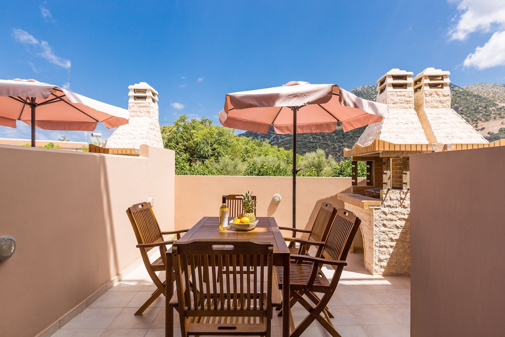 Pantheon Villas & Suites