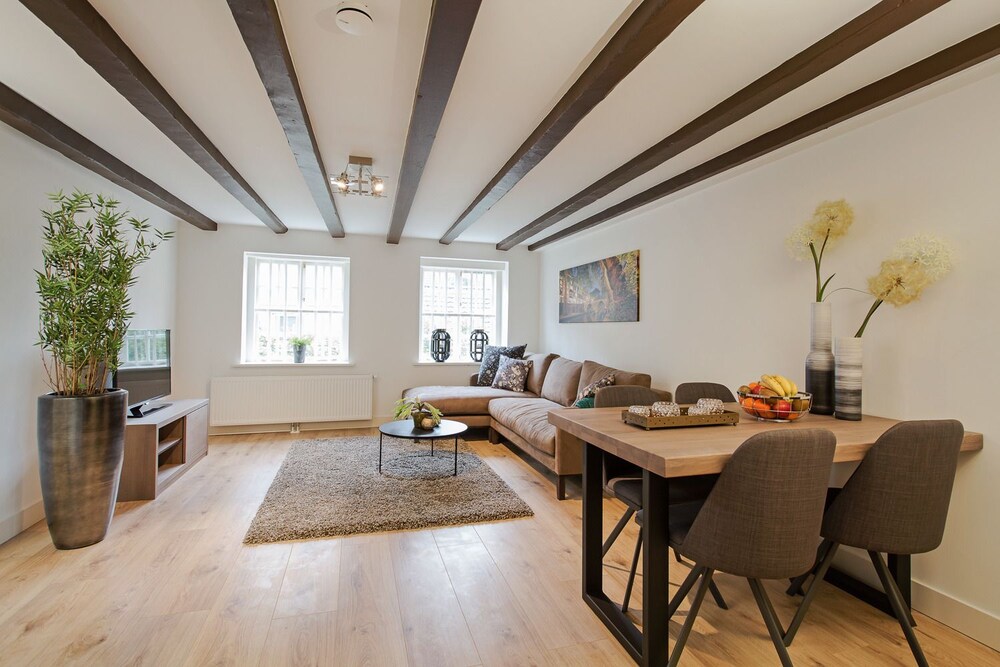 Canal Garden Apartment 11